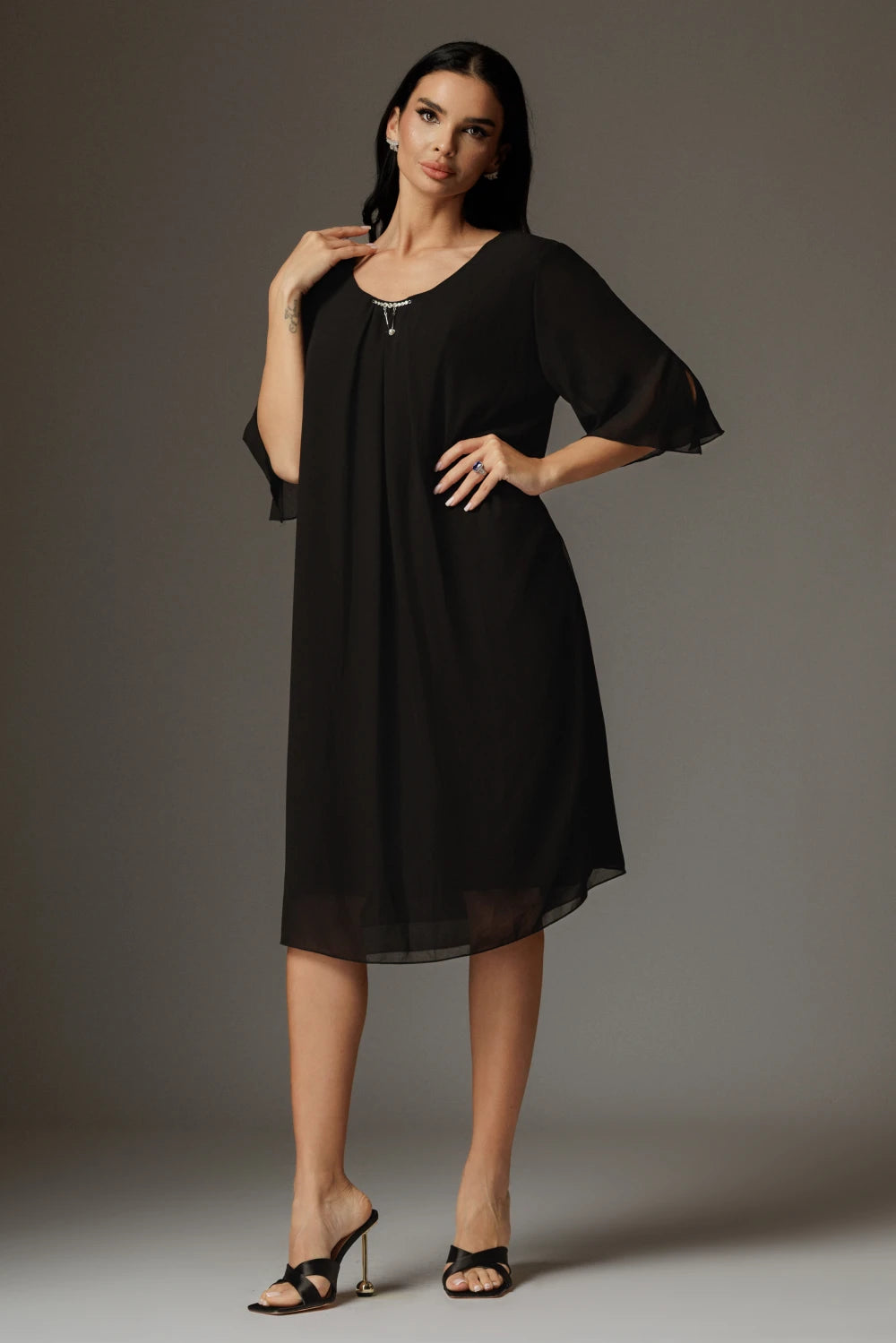 Rochie Aurora negru cu decolteu decorat