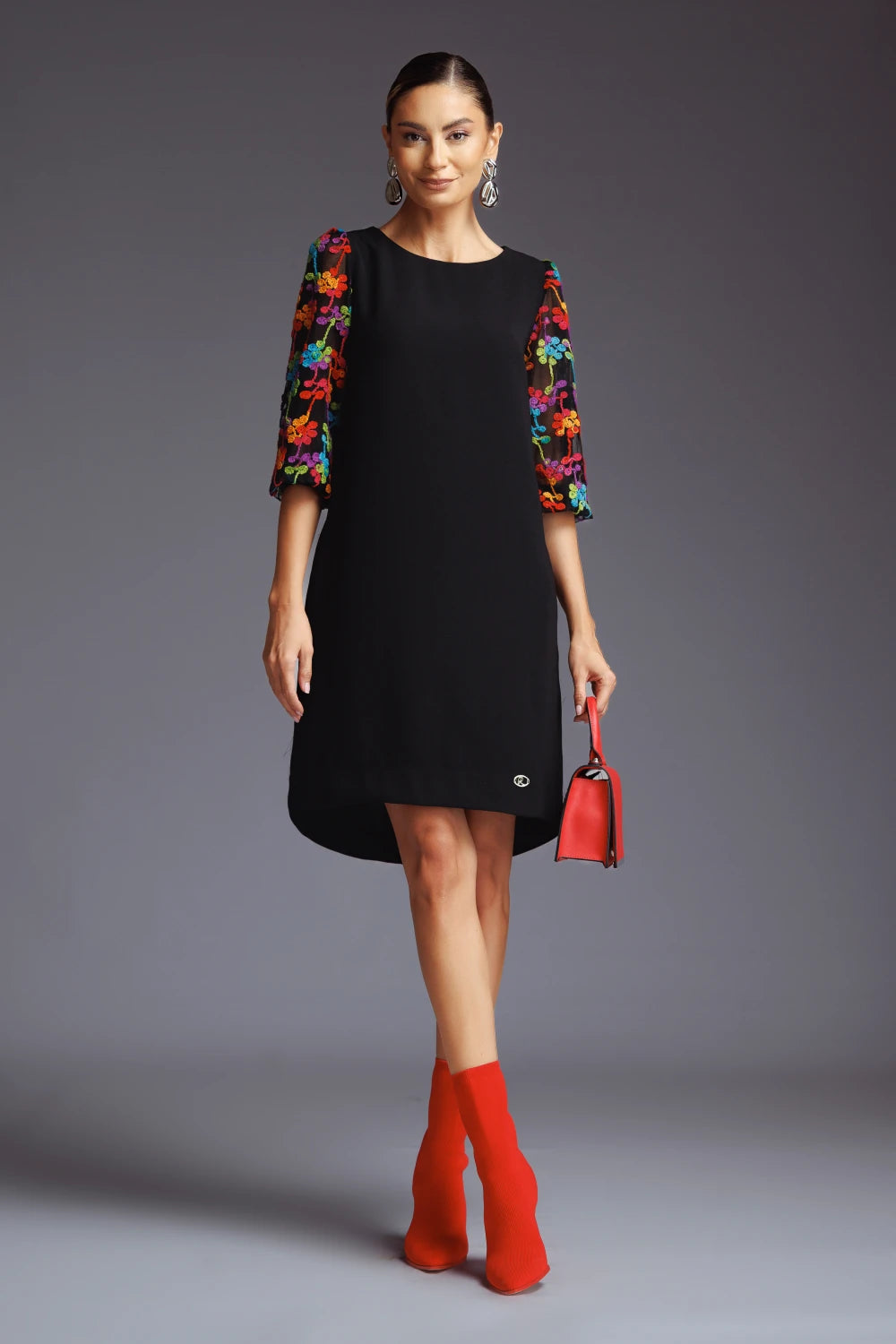 Rochie Beatriz neagra cu flori 4