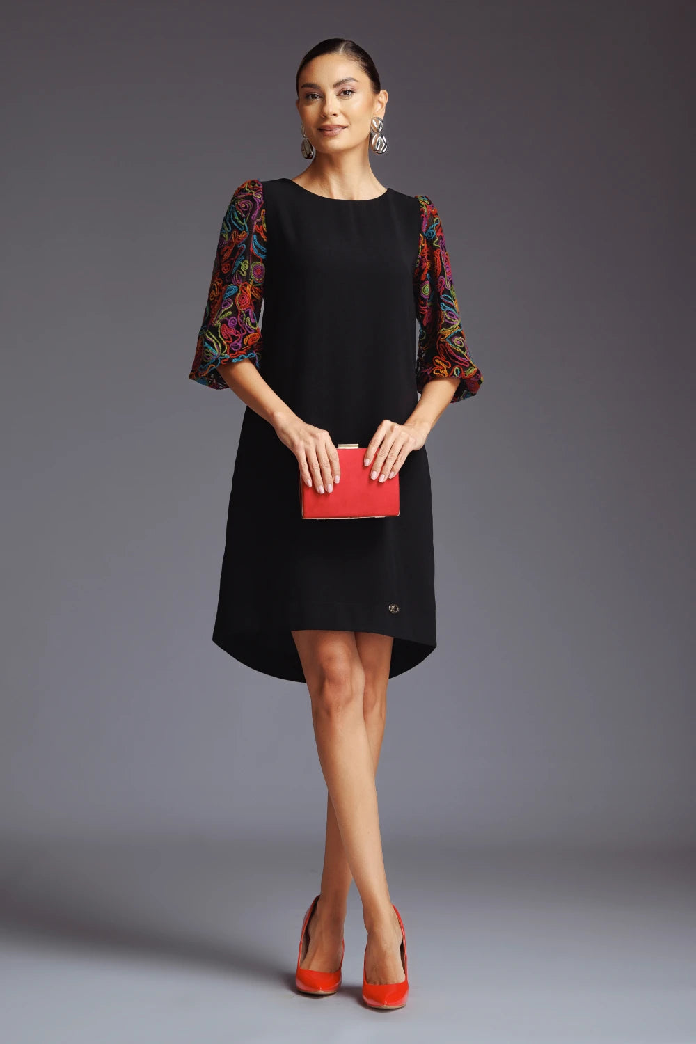 Rochie Beatriz neagra cu maneci brodate