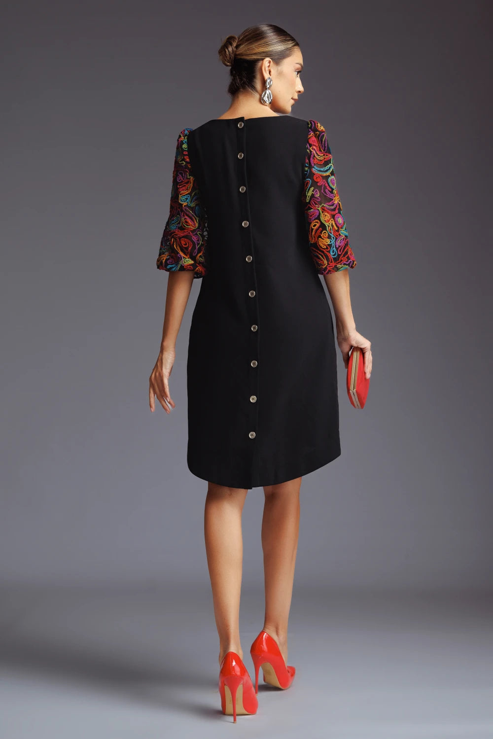 Rochie Beatriz neagra cu maneci brodate 3