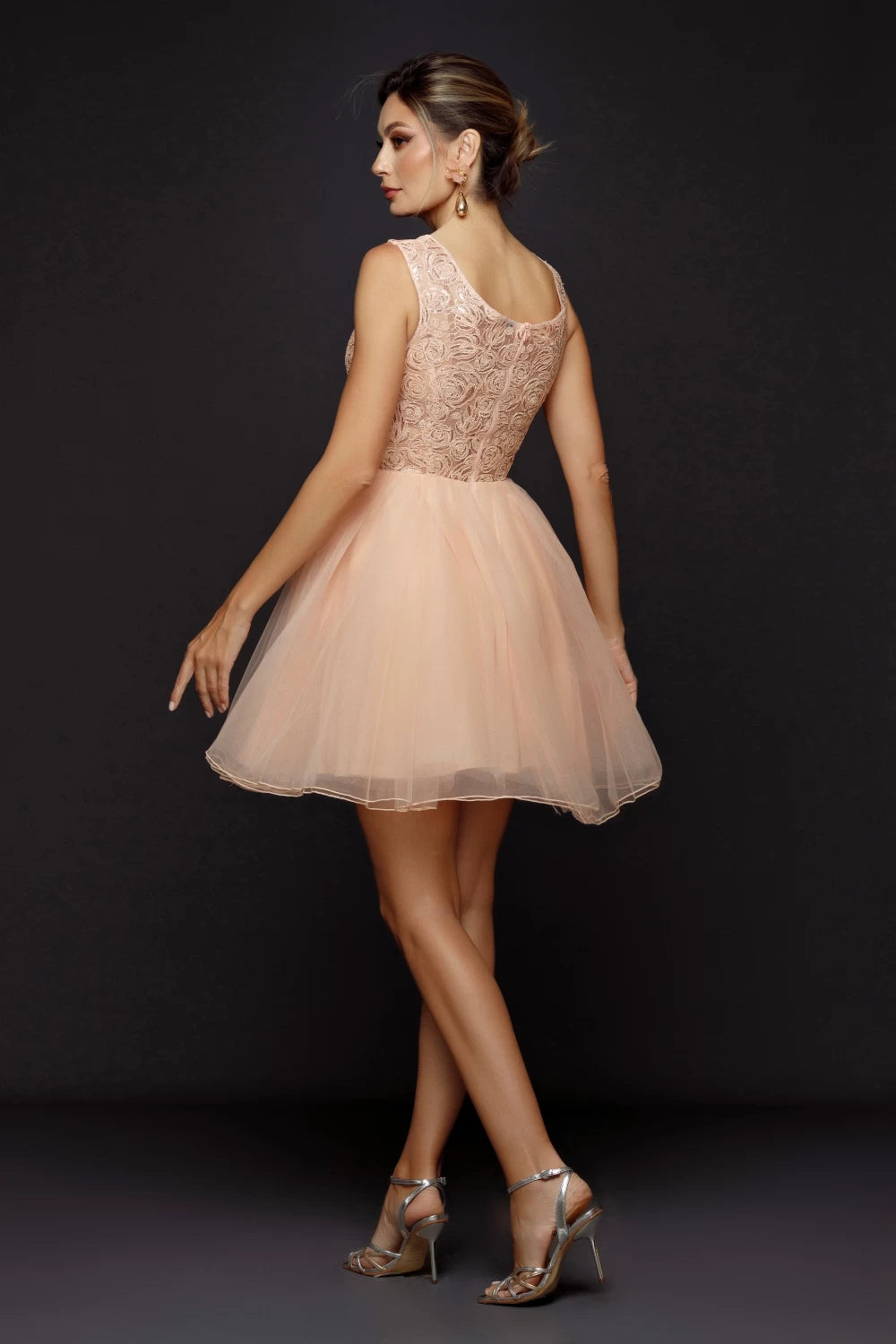 Rochie Ivona piersica cu fusta din tull 2