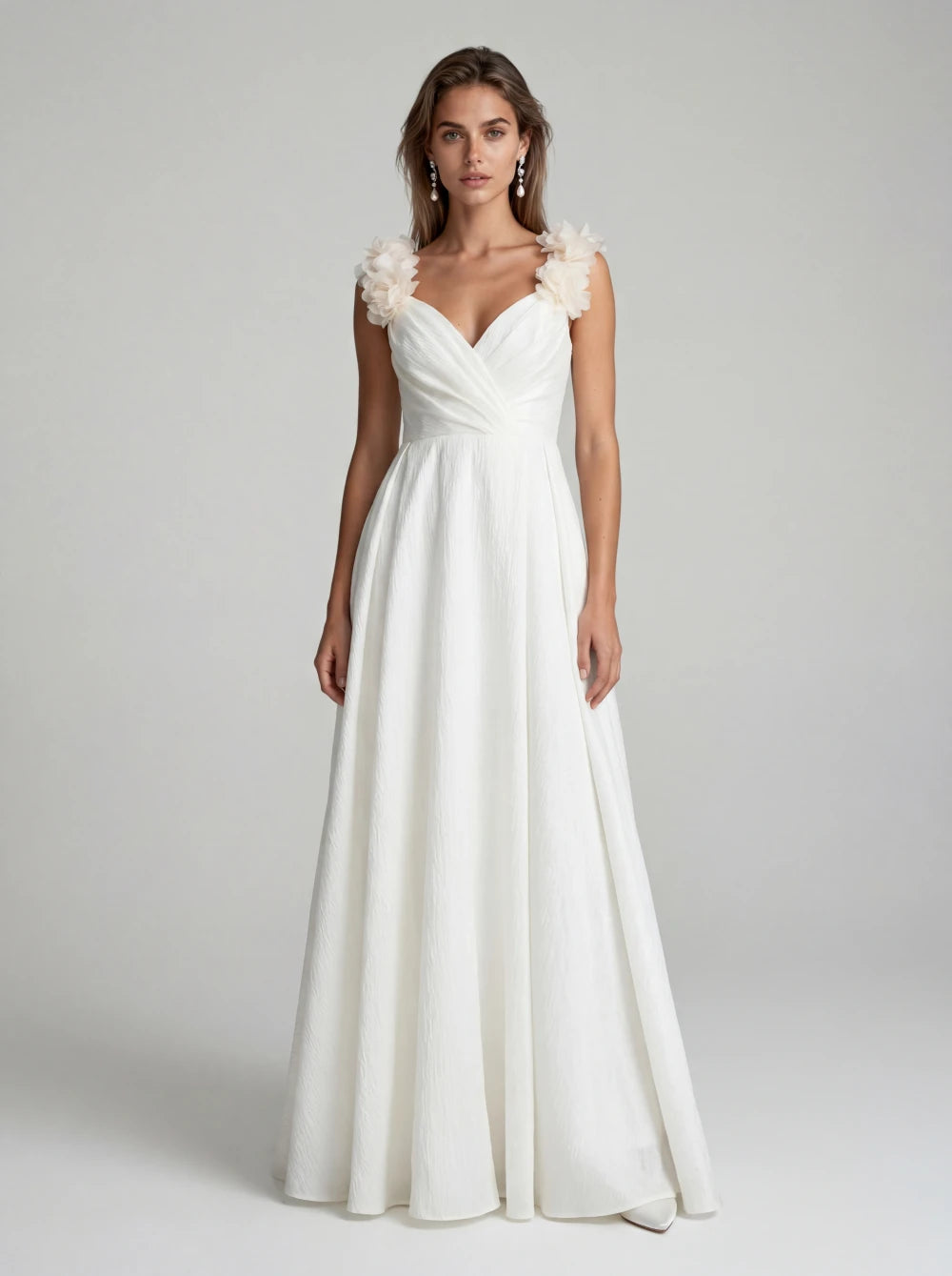 Rochie lunga Ozana alba eleganta cu decolteu inima si aplicatii florale pe umeri pentru evenimente speciale