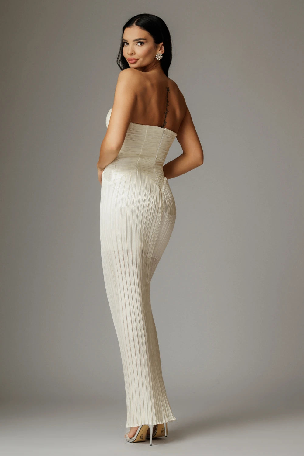 Rochie lungă elegantă alba plisată tip corset pentru evenimente speciale – Ejolie 2
