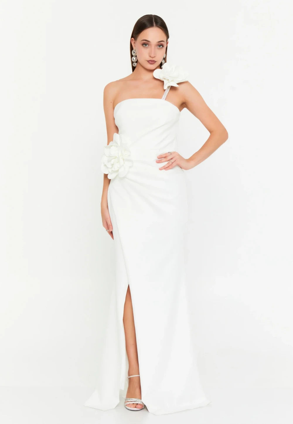 Rochie Desire albă lungă elegantă cu floare 3D 2